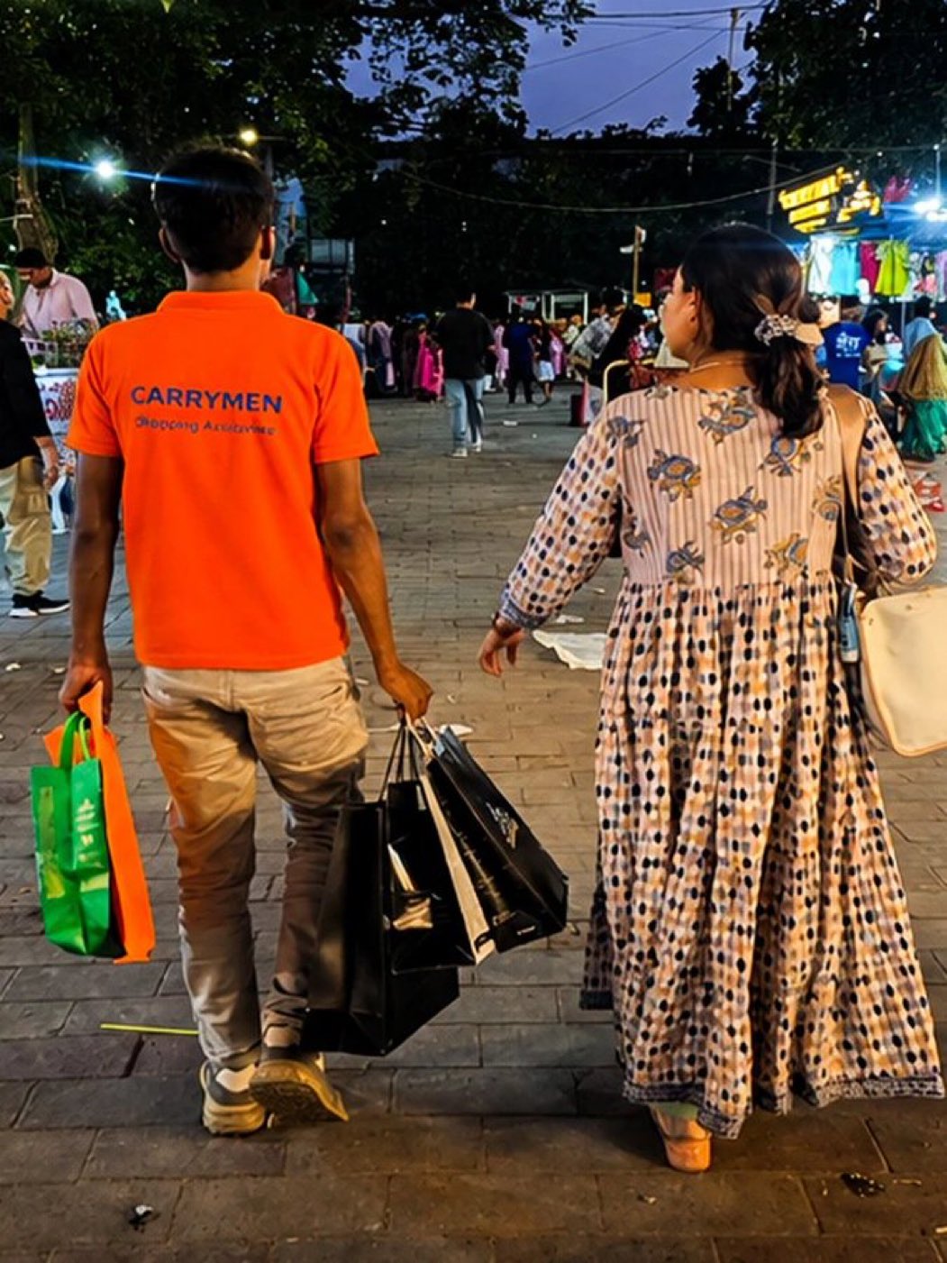 दिल्ली का &ldquo;CarryMen&rdquo; विवाद: सुविधा, रोजगार या डिजिटल नौकर संस्कृति